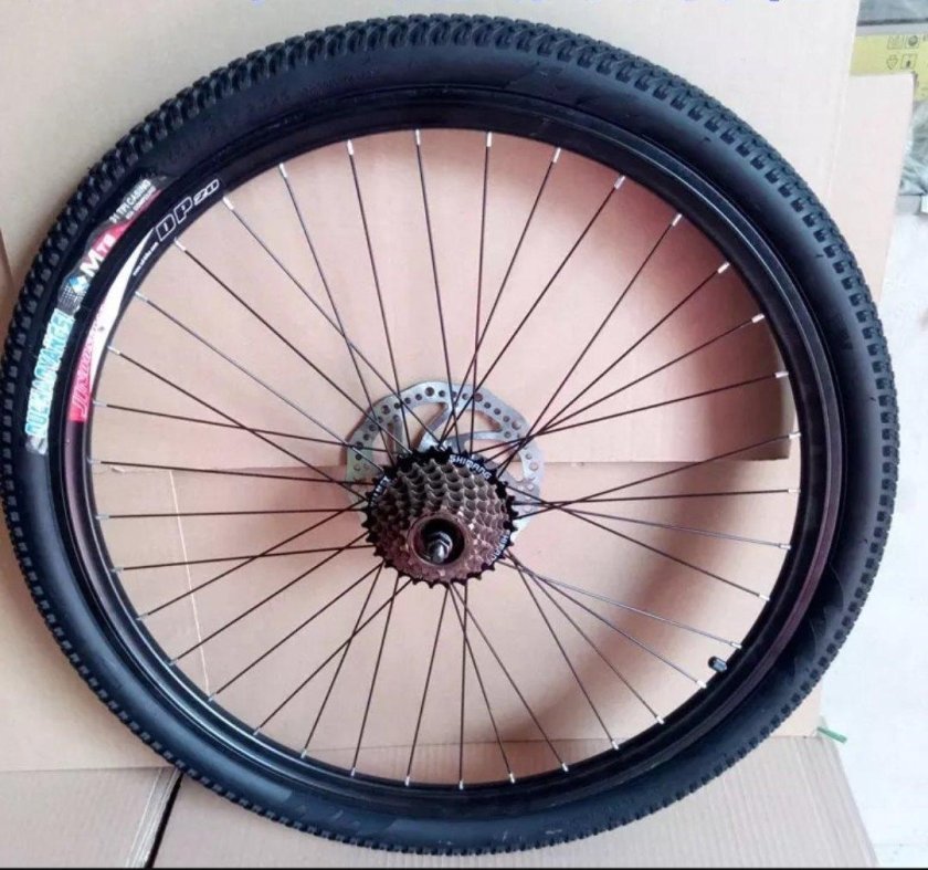 Заднее колесо на велосипед 26 дюймов 7 скоростей 2.25 трещетка