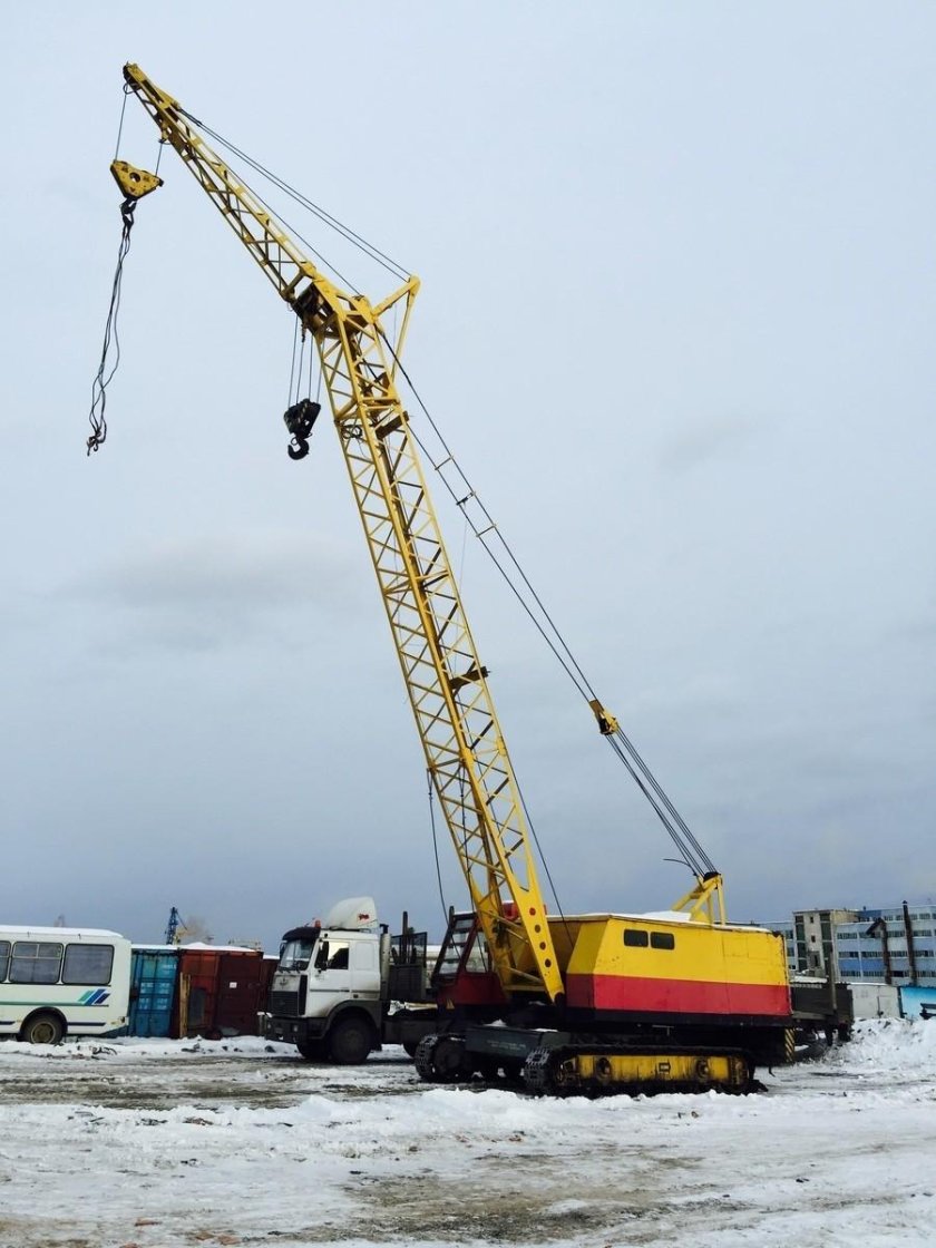 Гусеничный кран ДЭК-251