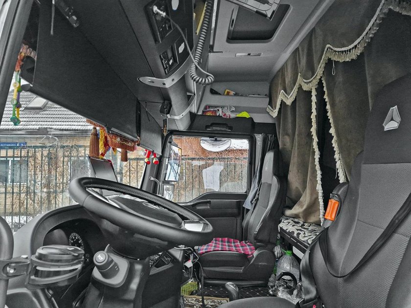 Sitrak c7h кабина