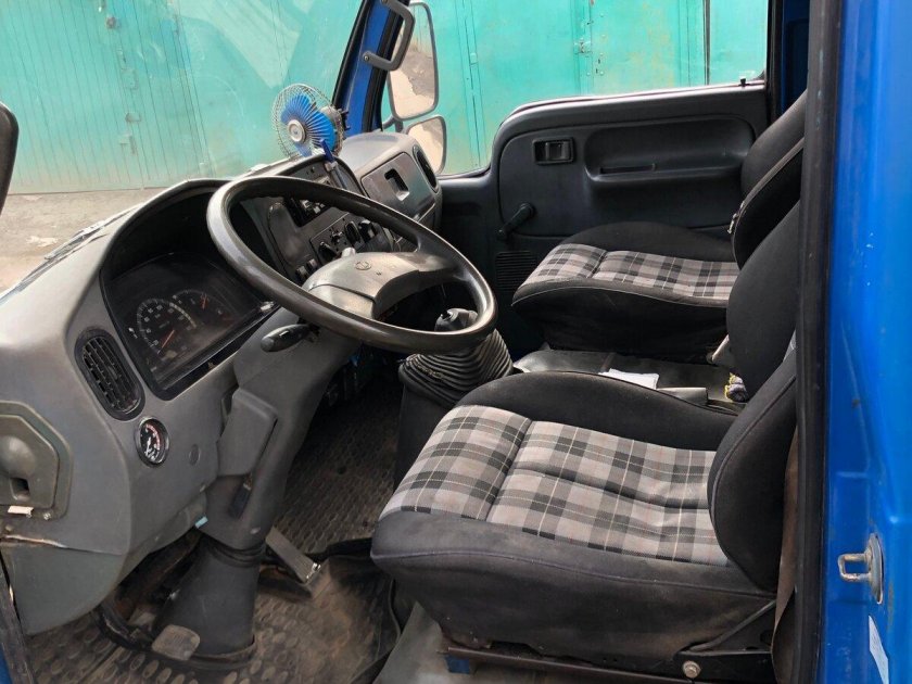 Бортовой грузовик