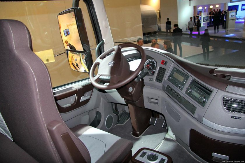 Донг Фенг седельный тягач