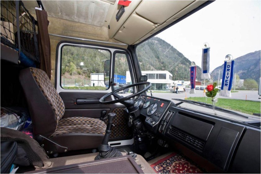 Мерседес 814 салон