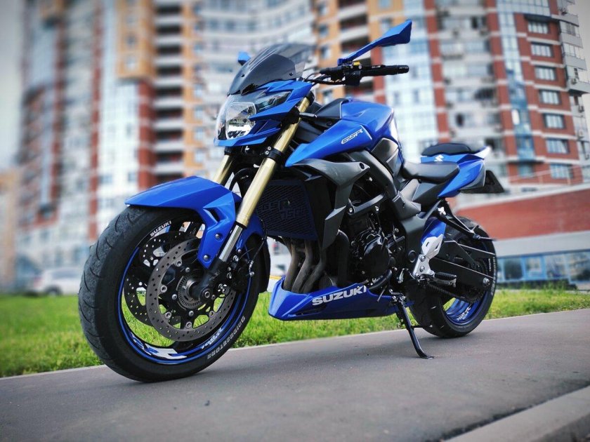 Suzuki gsr750 2014