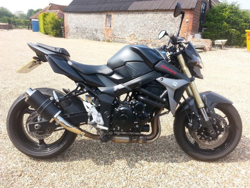 Suzuki GSR