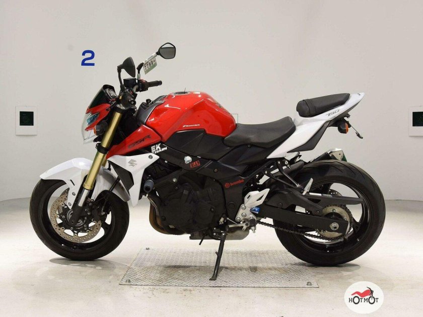 GSR 750 красный