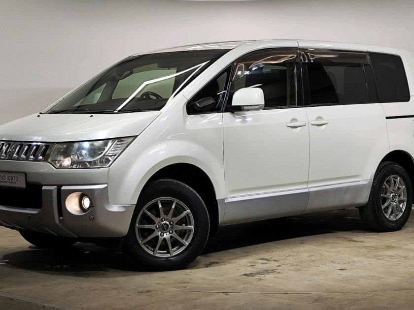 Mitsubishi delica d 5