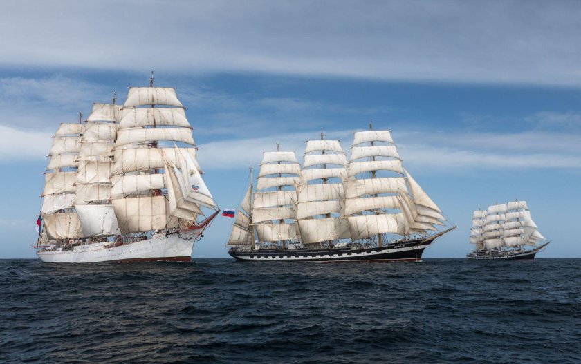 Парусник Барк Седов