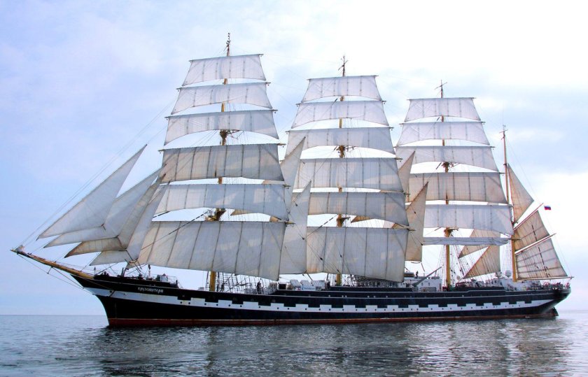 Парусный корабль Крузенштерн