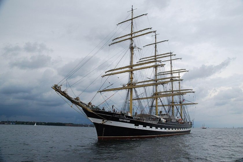 Крузенштерн парусник арт