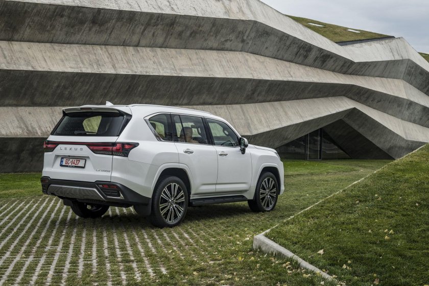 Лексус LX 2022