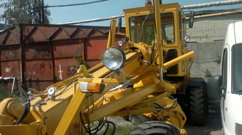 Автогрейдер дормаш дз-122б