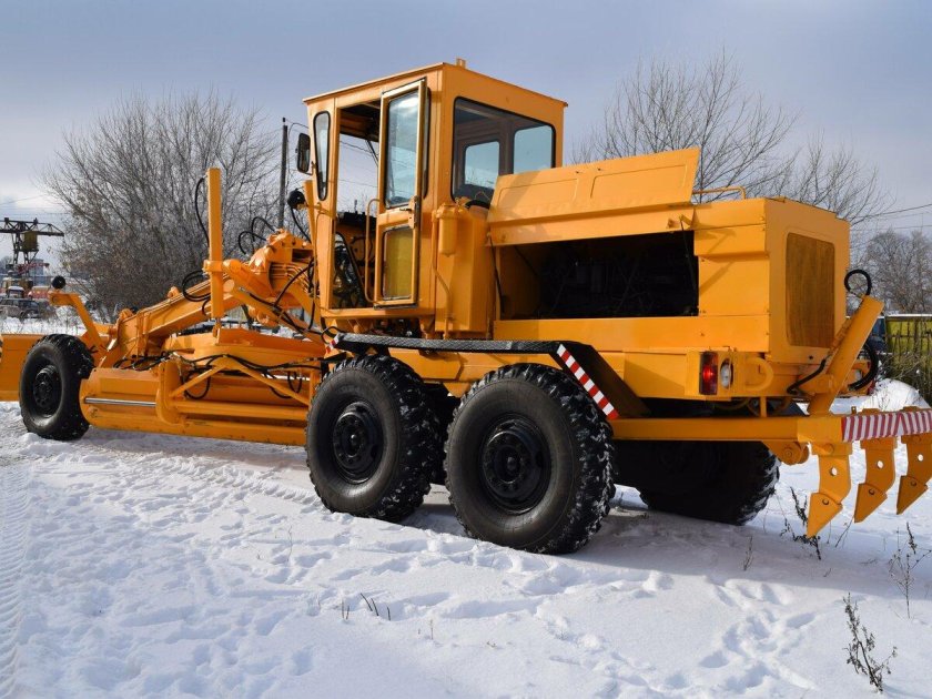 Грейдер ДЗ 122