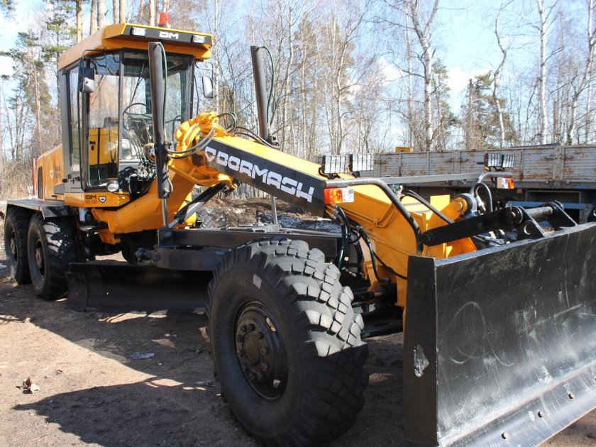 Грейдер ДЗ 122 Б 7