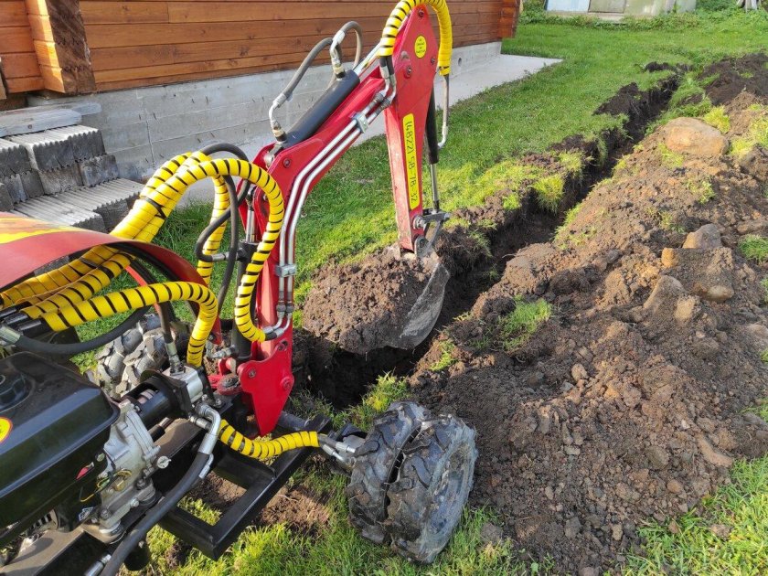 Мини экскаватор самоходный а 23м