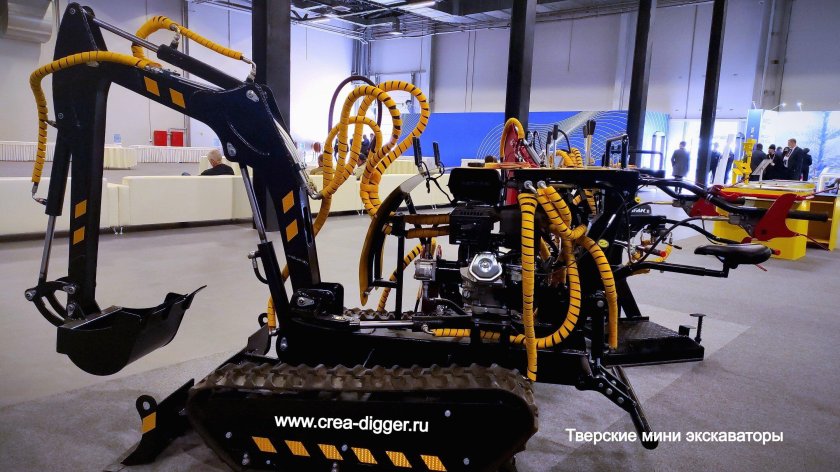 Самоходный мини экскаватор "BLACKDIGGER"