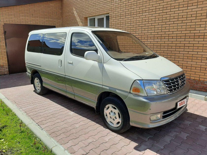 Тойота Гранвия 2000