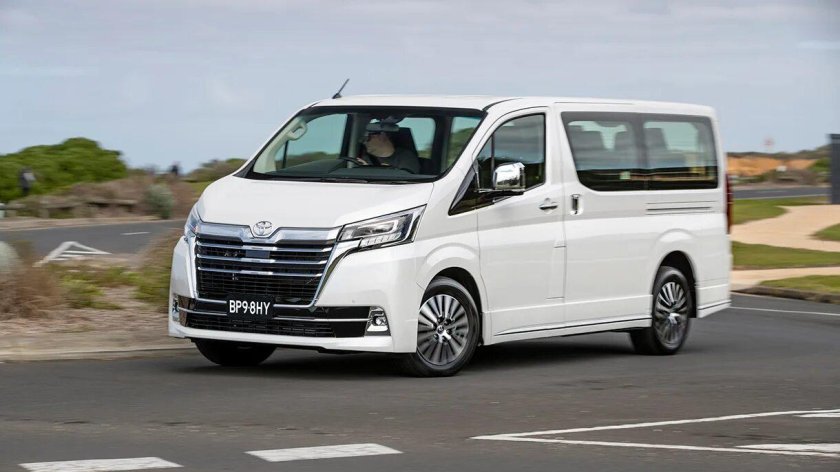 Тойота Гранвия 2022