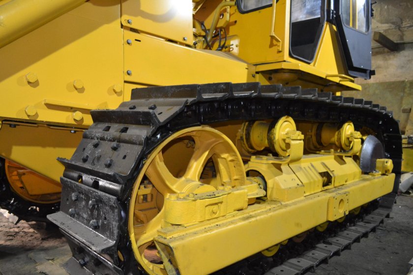 Бульдозер чтз б10м