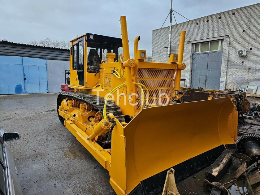 Челябинец бульдозер