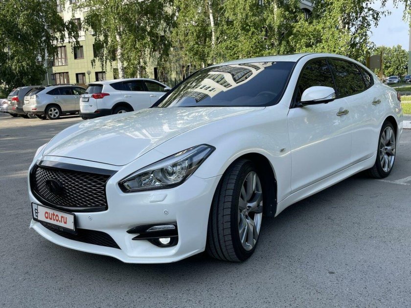 Астон Мартин Genesis