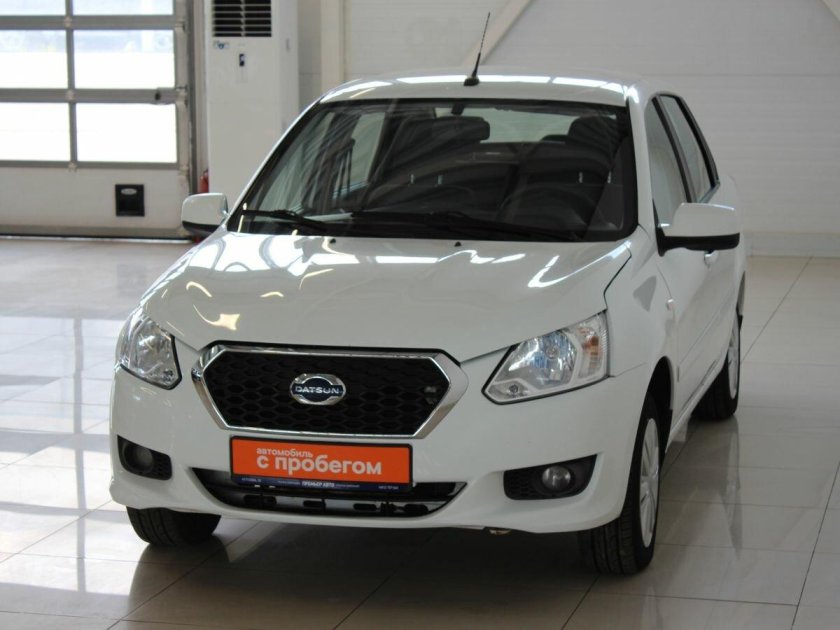 Датсун седан белый