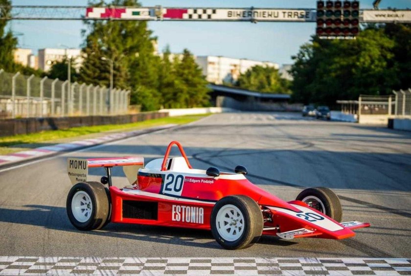 Болид Эстония 21