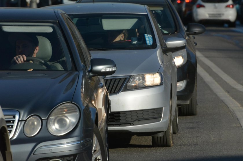 Автомобили в пробке