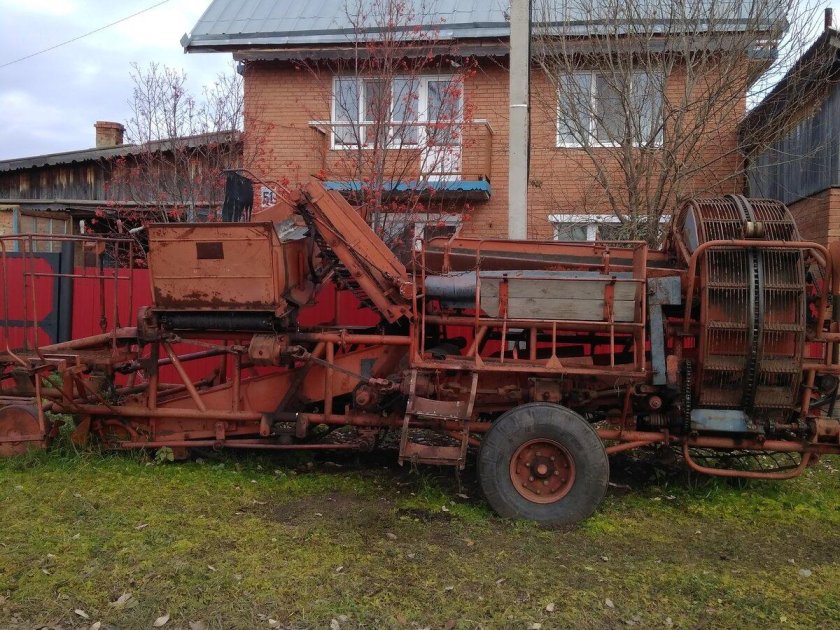 Комбайн ККУ-2