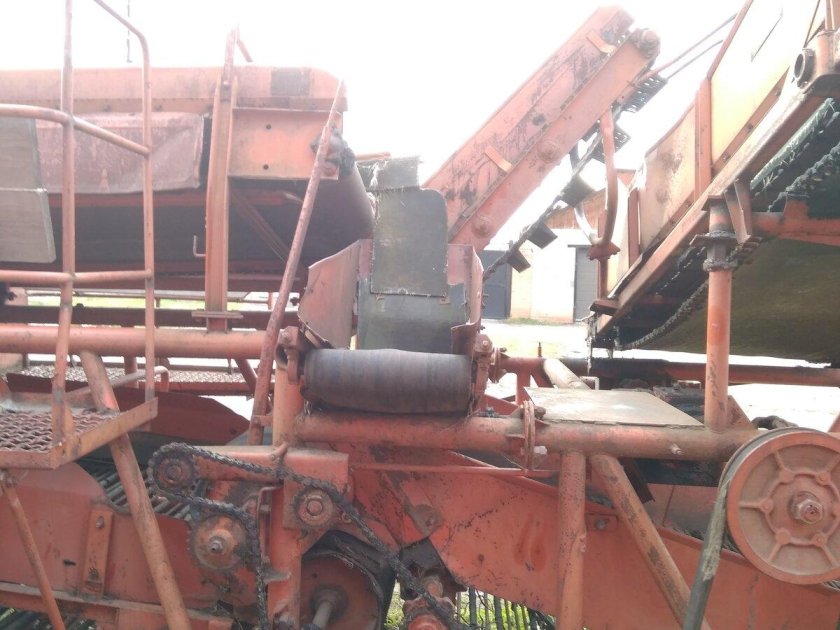 Картофельный комбайн ККУ-2