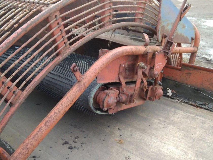 ККУ-2а картофелеуборочный комбайн