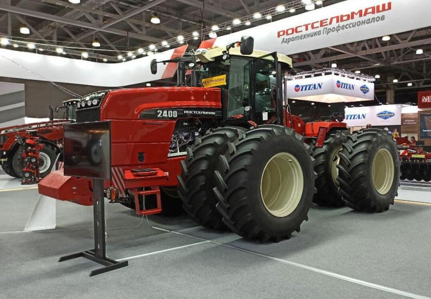 Трактор Ростсельмаш 2400
