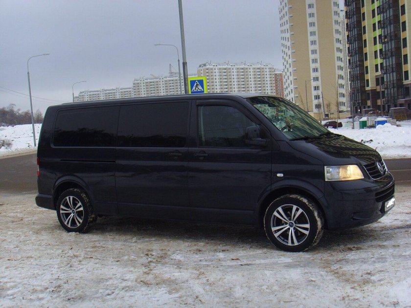 Volkswagen Caravelle черный тонированный