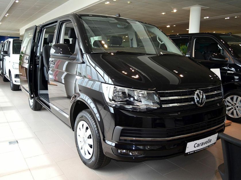 Volkswagen Caravelle черный