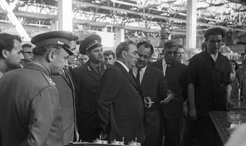 Брежнев Ташкент авиационный завод 1982