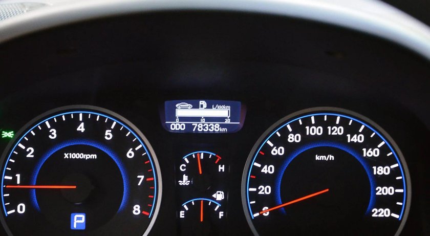 Hyundai Elantra 2010 приборка супервижн