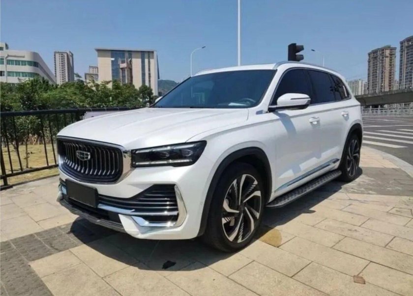 Geely Monjaro белый