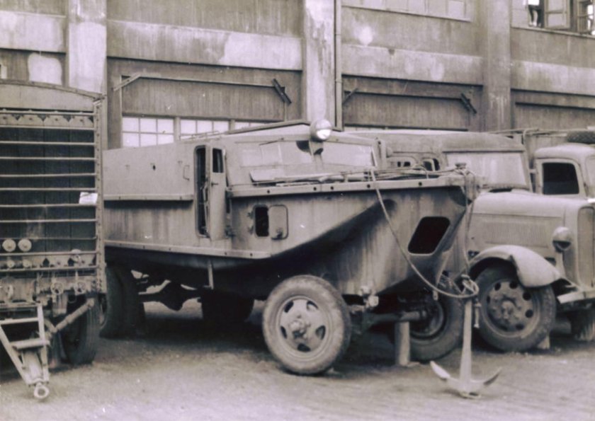 Грузовик-амфибия Toyota su-ki