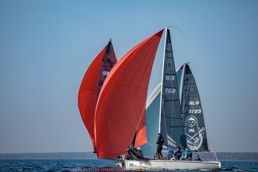 Яхту класса sb20