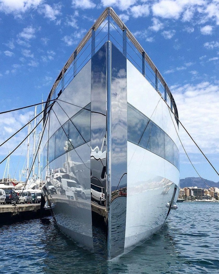 Philippe Starck Yacht