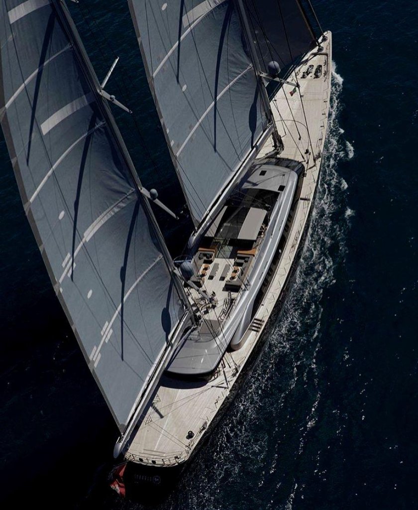 Яхта Perini Navi
