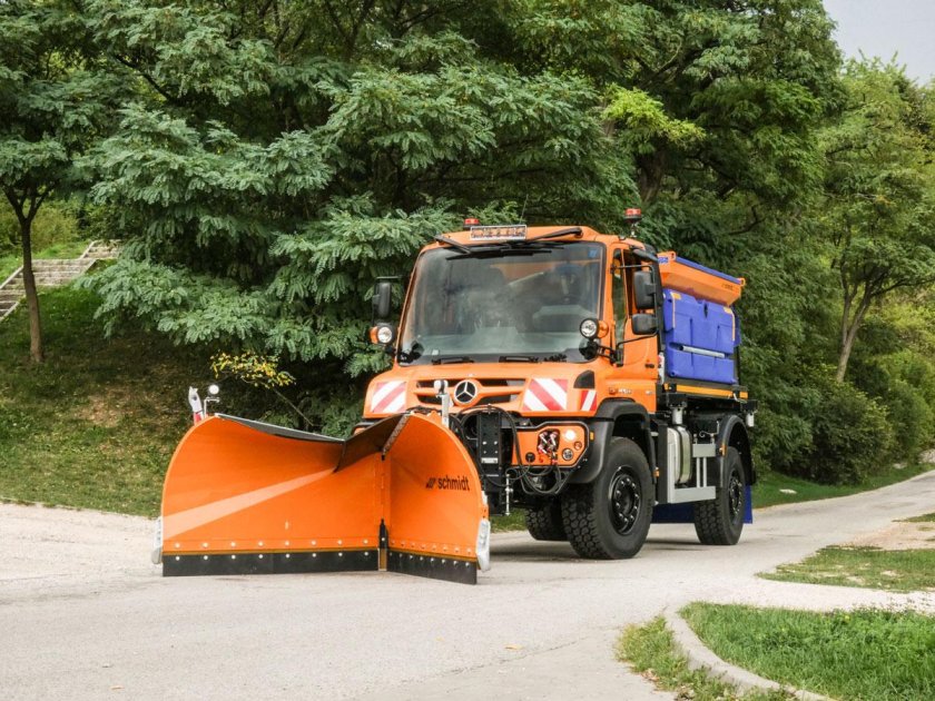 Mercedes benz unimog u 400