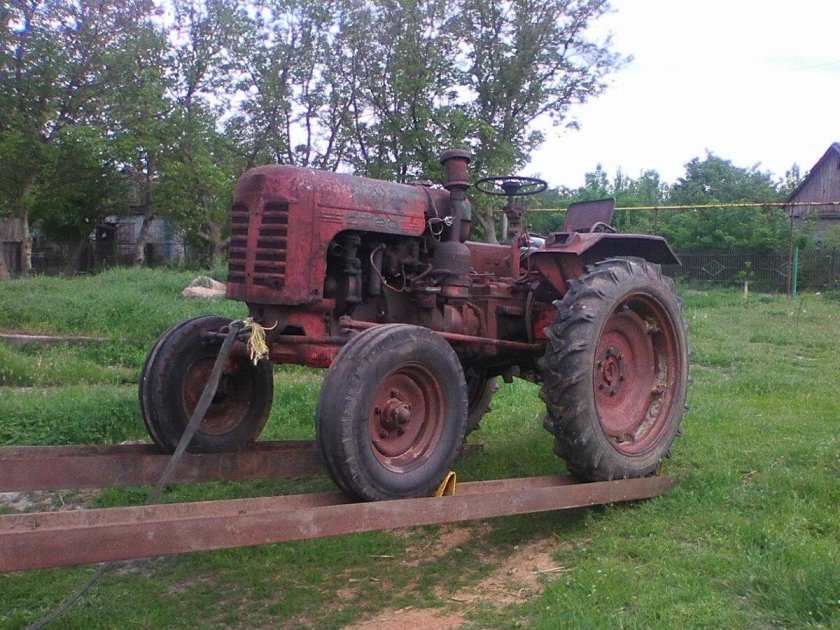 Трактор дт 20