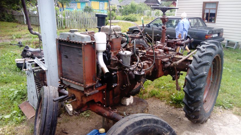 Колесный трактор ДТ 20