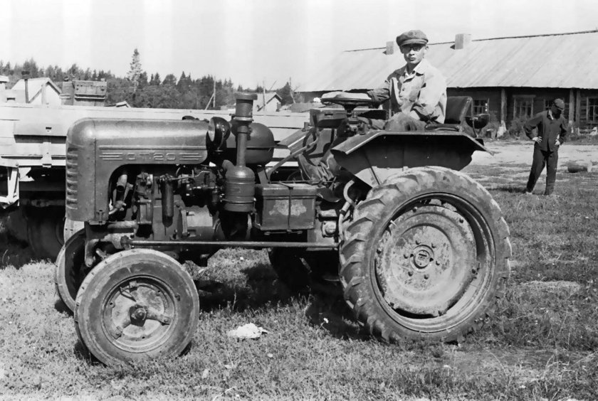 Трактор дт 20