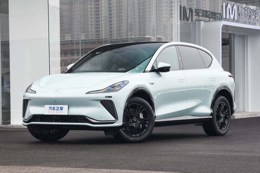 Китайский элитный кроссовер