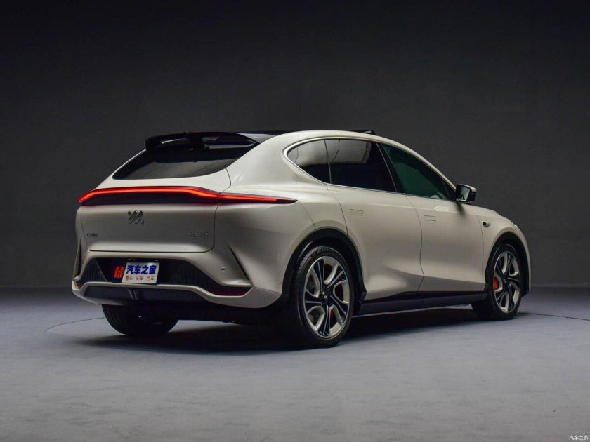 Zhiji кроссовер