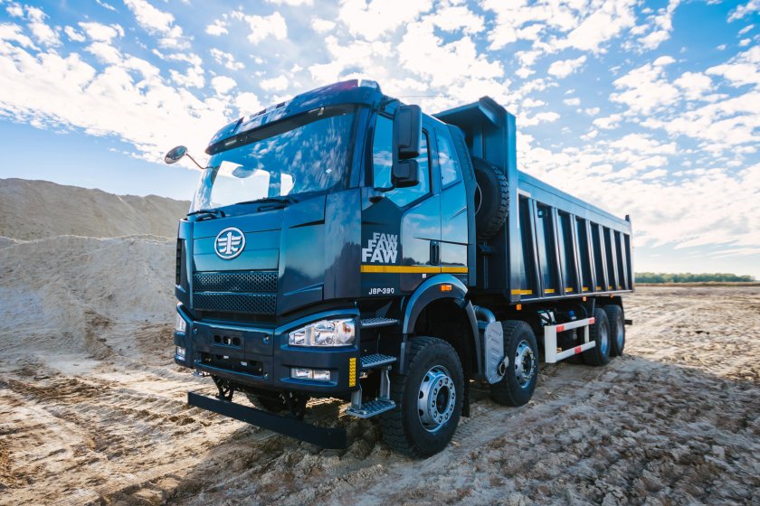 FAW 8x4 самосвал