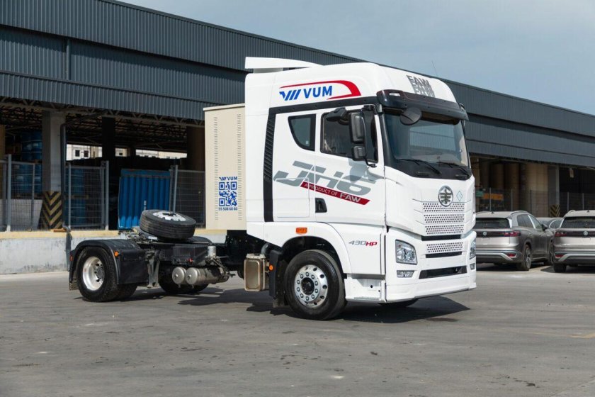 Седельный тягач FAW jh6 4