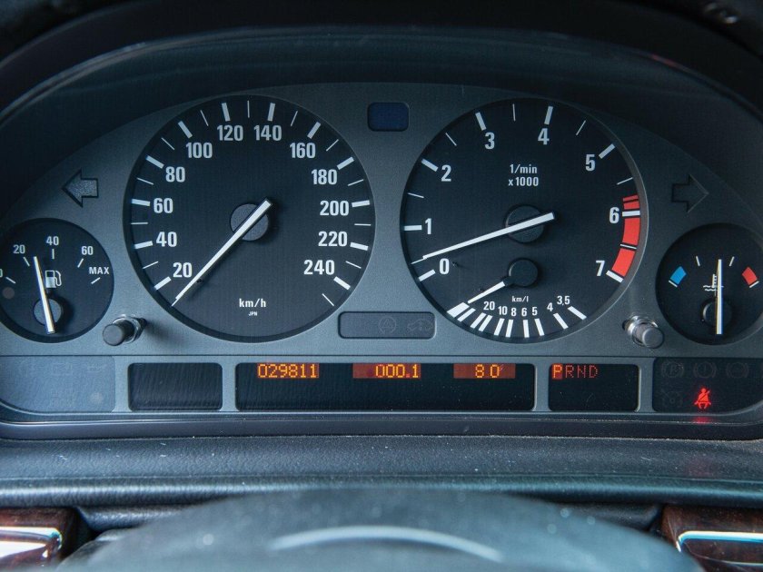 BMW e38 приборка