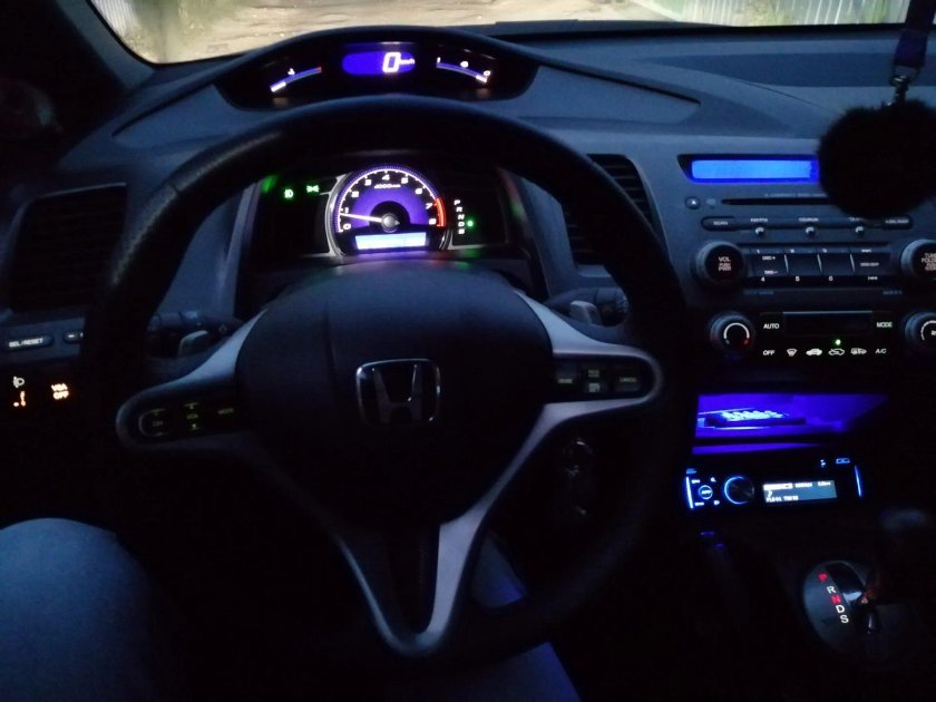 Салон Хонда Цивик 2008 ночь